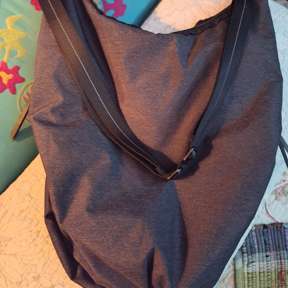 Lululemon large bag